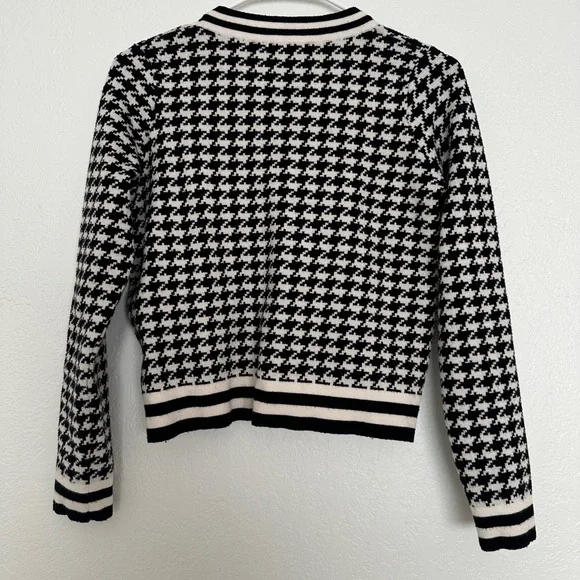 Cyrus Classic Black & White Houndstooth Cardigan Sweater - Picture 3 of 6